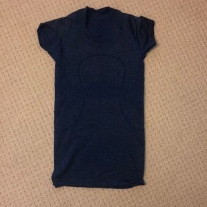 Lululemon short sleeve shirt